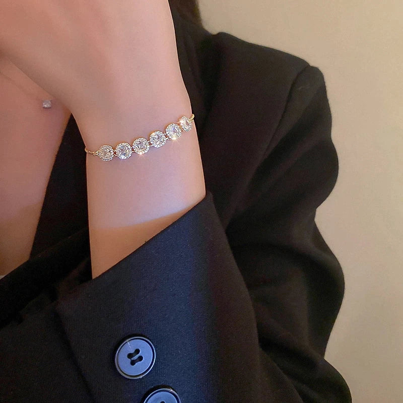 Lyn™ | Lyxigt justerbart armband med zirkonia i guld